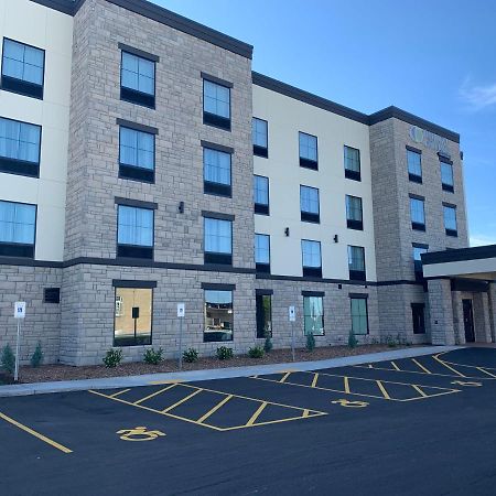 Cobblestone Hotel & Suites - Two Rivers Buitenkant foto