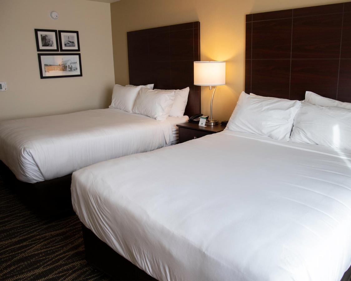 Cobblestone Hotel & Suites - Two Rivers Buitenkant foto