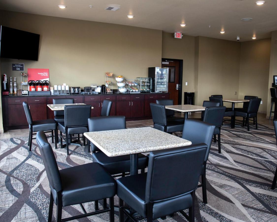 Cobblestone Hotel & Suites - Two Rivers Buitenkant foto