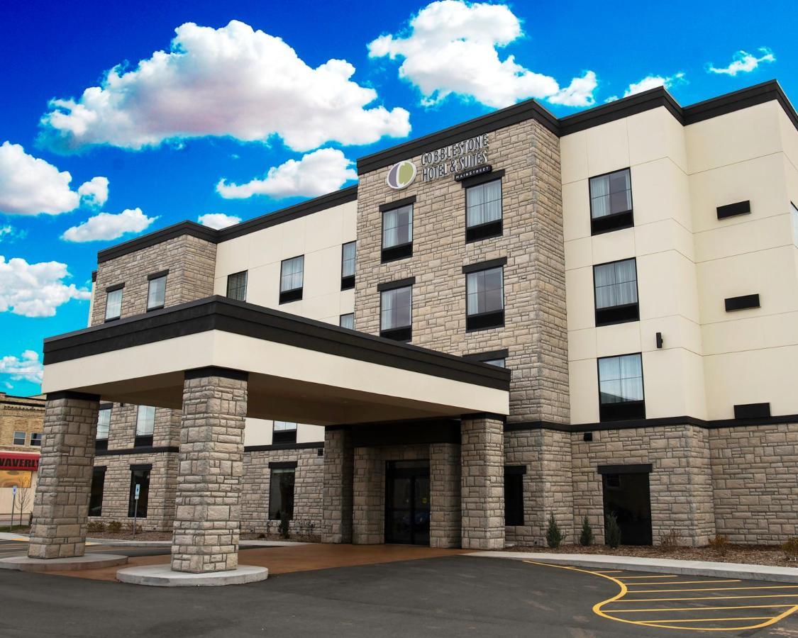 Cobblestone Hotel & Suites - Two Rivers Buitenkant foto
